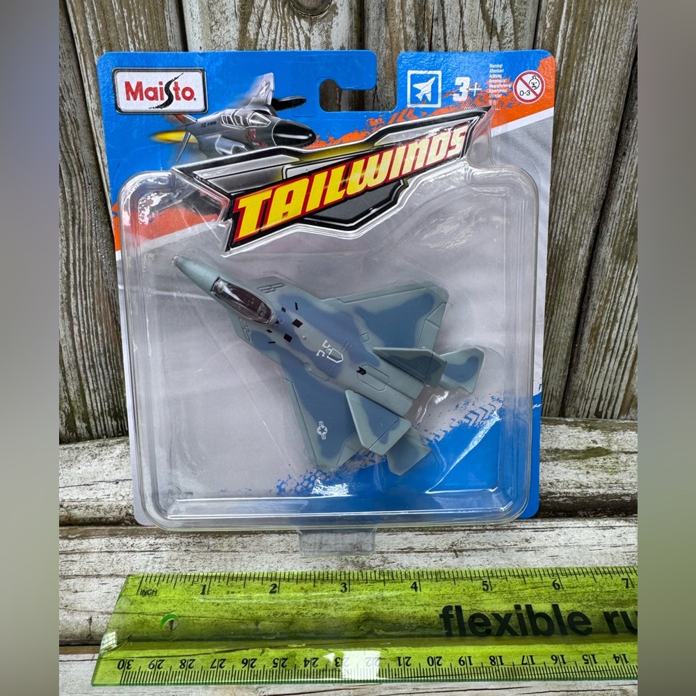 Maisto Tailwinds F-22 Raptor Die-Cast Jet NIP Military Aircraft Toy